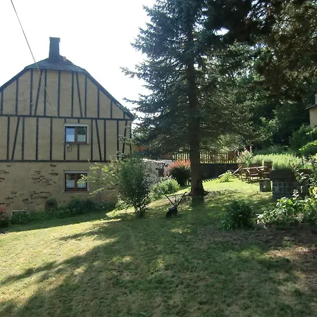 Gemuetliche In Kaifenheim, Cleaning Included Daire